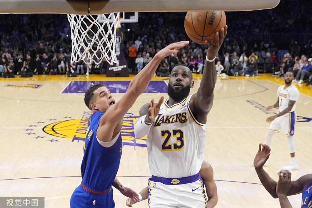 滑雪赛道上 滑雪赛道上